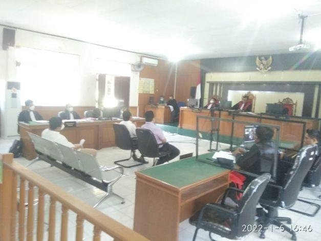 Dirut RSUD Arifin Achmad Pekanbaru Tunjukkan Bukti Rekam Medik di Sidang Kasus Investasi Bodong