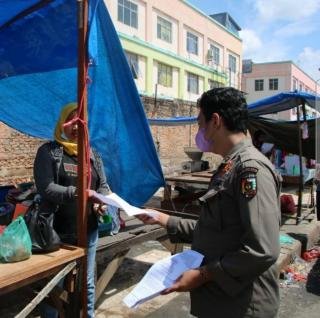 Walikota Pekanbaru Mendadak Melunak Bolehkan Pedagang Pasar Agus Salim Berjualan di Trotoar