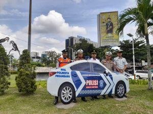 Waspada, "Mobil Polisi" Stanby 24 Jam di Simpang Bandara Pekanbaru