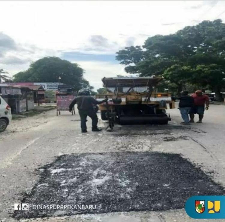 PUPR Pekanbaru Mulai Perbaiki Jalan Rusak dan Berlubang