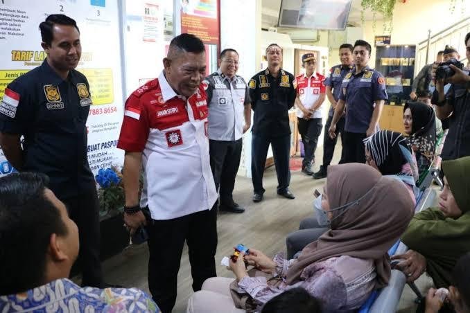 Sidak ke Kantor Imigrasi Bengkalis, Kakanwil Langsung Wawancarai Warga