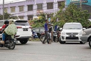 Pak Ogah Menjamur di Pekanbaru, Dishub Minta Pengendara Tak Beri Tips