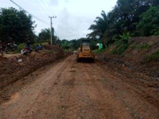 Jalan Lintas Batang Cenaku Inhu Sudah Fungsional