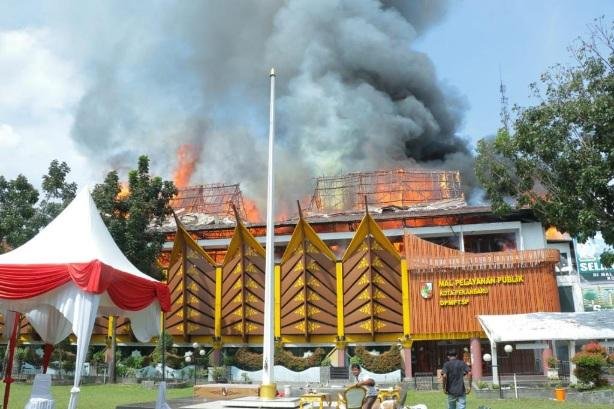 Mal Pelayanan Publik Kota Pekanbaru Terbakar, Bangunan Ludes Dilalap Api