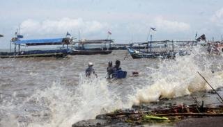 Waspada Gelombang Tinggi di Perairan Provinsi Riau pada 6 Maret 2023