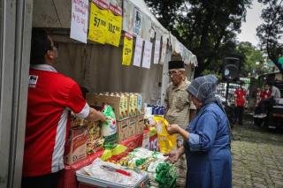 Besok Disperindagkop UKM Riau Gelar Pasar Murah di Halaman Masjid Babusallam