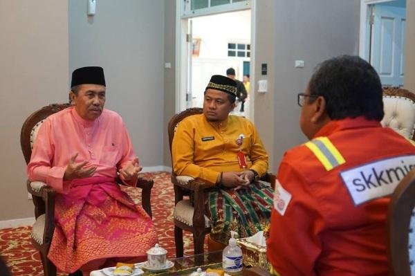 Pemprov Riau Minta PT PHR Mempekerjakan Lulusan SMK Riau