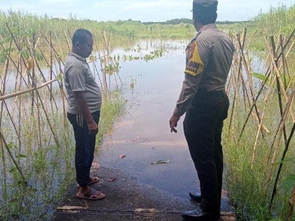 Diperintah Kapolda Riau, Polsek Kuala Cenaku Cek Kanal Bloking Karhutla