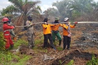 Gerak Cepat, Satgas Karhutla Padamkan 9 Titik Api di Riau