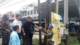 Komisi I dan Satpol PP Kunlap Tinjau Langsung Penyegelan Tiang Jaringan Internet