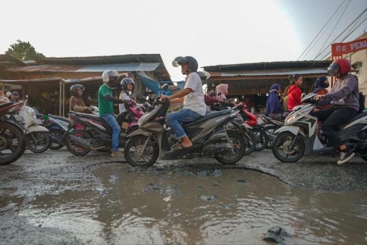 Pj Gubri Cek Jalan Rusak, Ini Harapan Warga Suka Karya Kampar