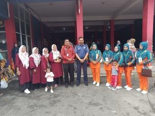 Berikan Edukasi Sejak Dini, Posko Damkar Pekanbaru Disambangi Rombongan TK Al Manar 