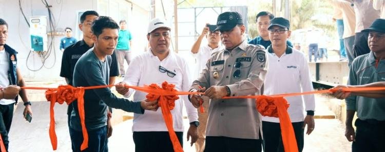 Bupati Kuangsing Resmikan PKS Mini CV. AMH di Muara Tiu