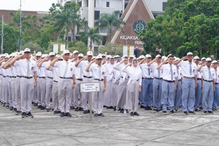 Siswa SMA/SMK Negeri Kurang Mampu di Riau Merapat! Ini Persyaratan Bantuan Seragam dari Baznas