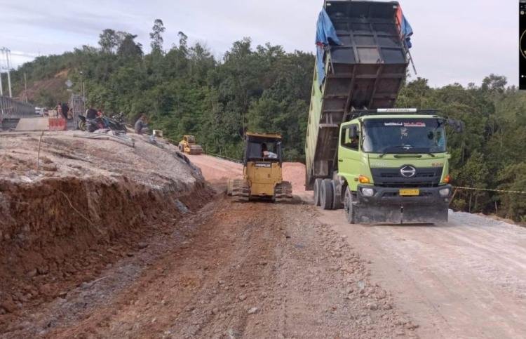 Progres Perbaikan Jalan Longsor di Lintas Riau-Sumbar Capai 70%, Ditargetkan Selesai Minggu Depan