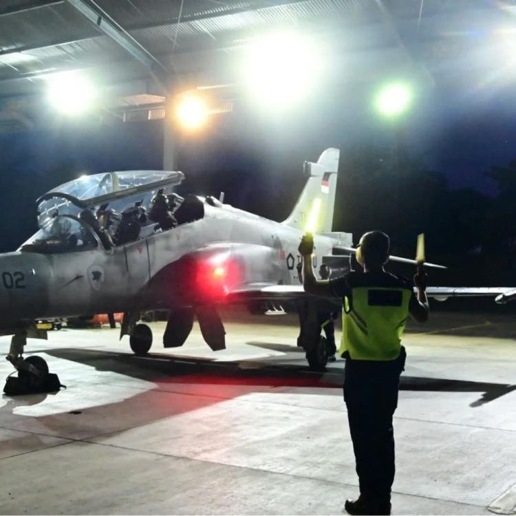 Pilot Tempur Lanud Rsn Asah Kemampuan di Malam Hari