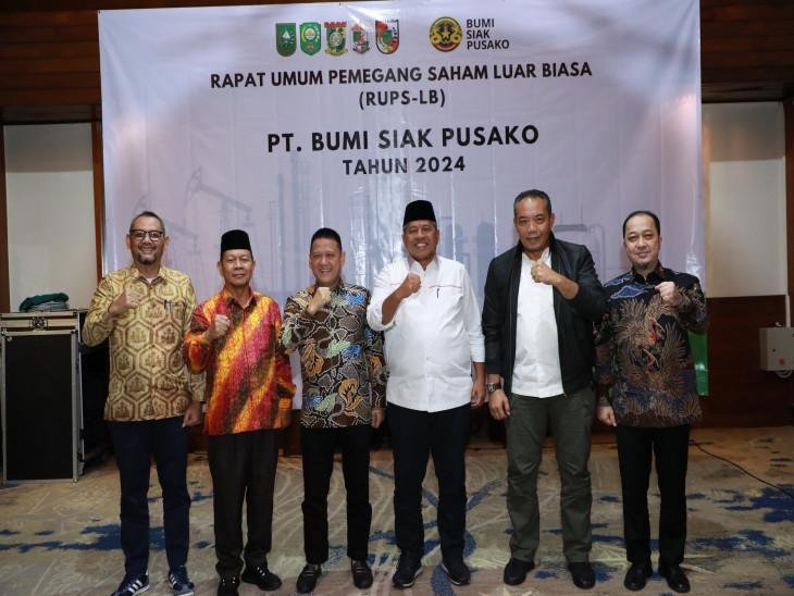 Pj Bupati Kampar Hadiri RUPS - LB PT BSP Terkait Pengesahan Rencana Kerja dan Anggaran 2025