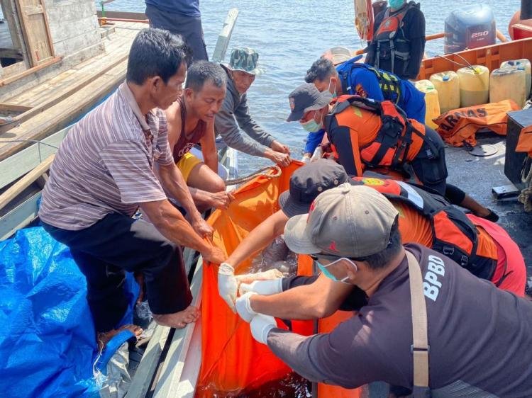 Duka Mendalam, Guru Honorer Hilang Saat Menjaring Ikan Ditemukan Tewas