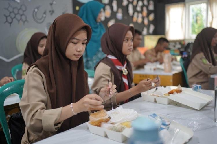 Program Makan Siang Gratis di Pekanbaru Tertunda, Ini Penyebabnya