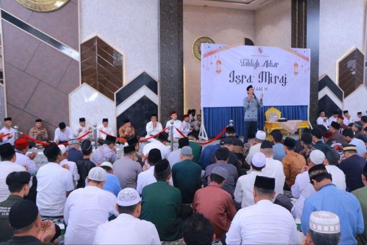 Peringatan Isra Miraj, Ustaz Abdul Somad Sampaikan Lima Hikmahnya