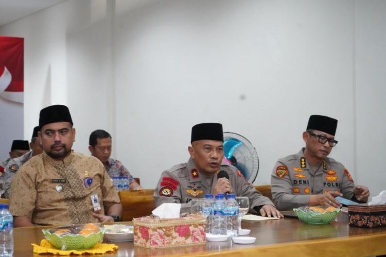 Wakapolda Riau Dengarkan Keluhan Warga Payung Sekaki