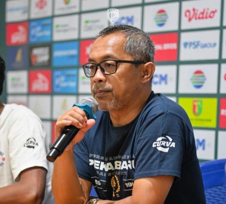 Hadapi PSIM, Aji Santoso: PSPS Pekanbaru Tampil Lebih Berani Menyerang