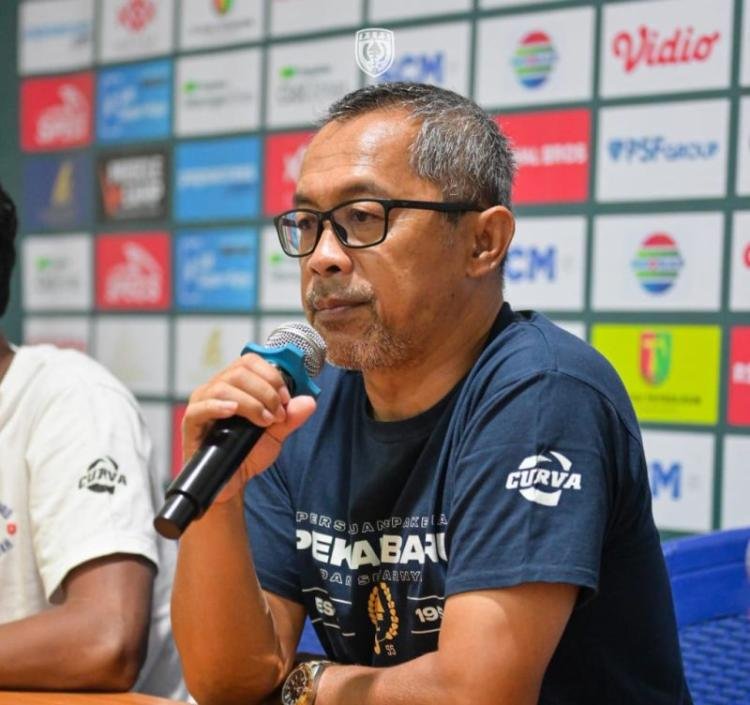 Aji Santoso Minta Maaf Usai PSPS Pekanbaru Gagal Promosi ke Liga 1