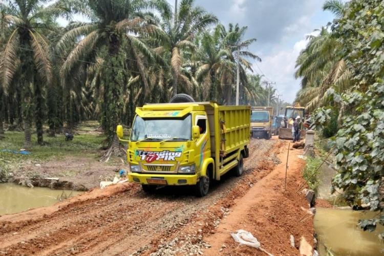 Jalur Alternatif Pasirpengaraian-Ujung Batu Kembali Dibuka Setelah Perbaikan Darurat